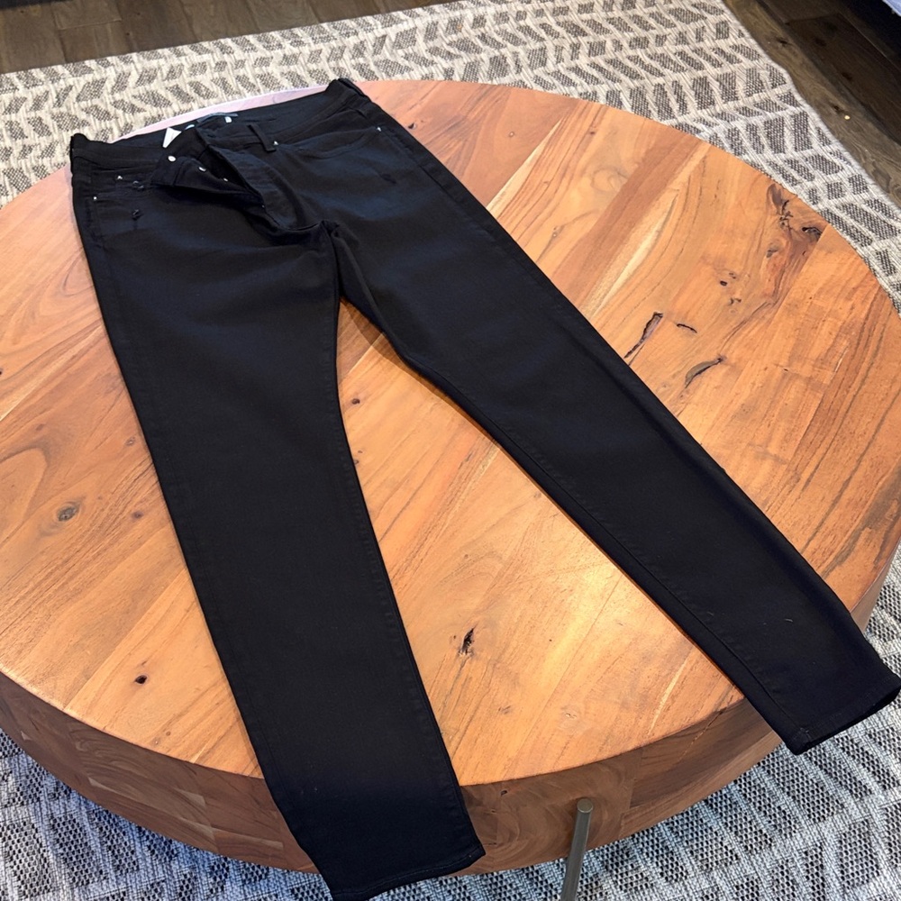 🥶 Dry cleaned Amiri men’s skinny black jeans in Great condition